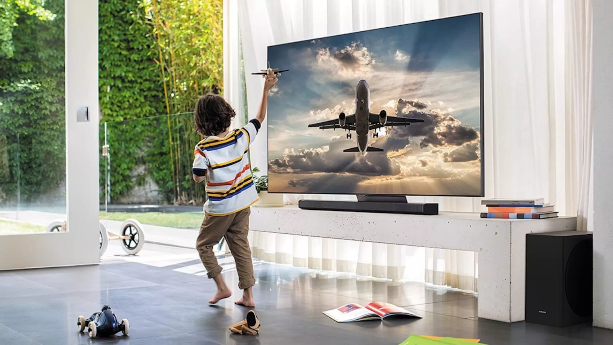 چرا تلویزیون‌های هوشمند سامسونگ (Samsung Smart TV) بهترین انتخاب هستند؟
